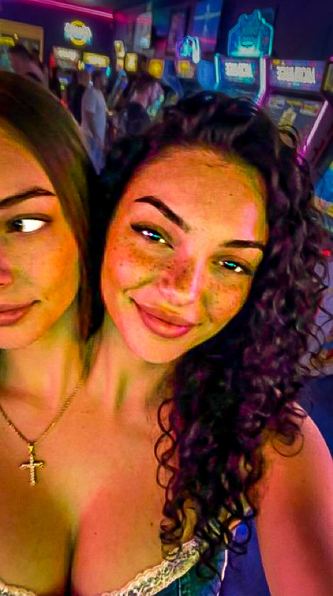 SOULS MAGAZiNe Valeria and Camila Issue