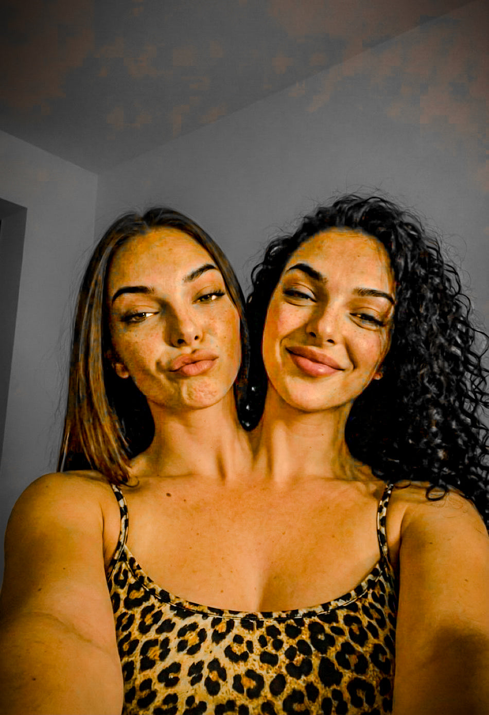 SOULS MAGAZiNe Valeria and Camila Issue